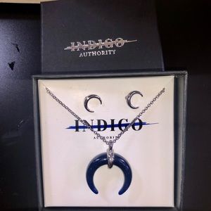 NWT Indigo Authority Crescent Horn Set